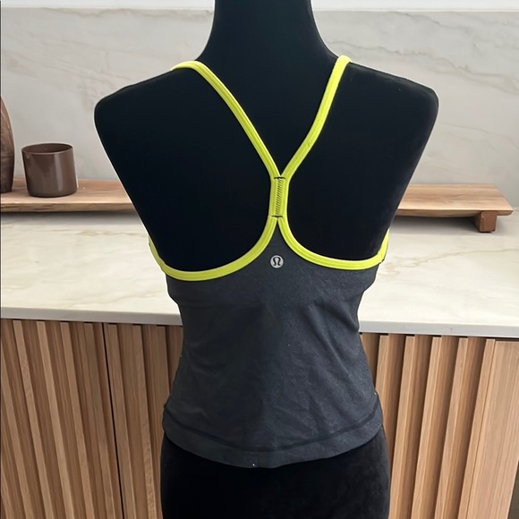 Lululemon Power Pose Tank - Picture 3 of 4